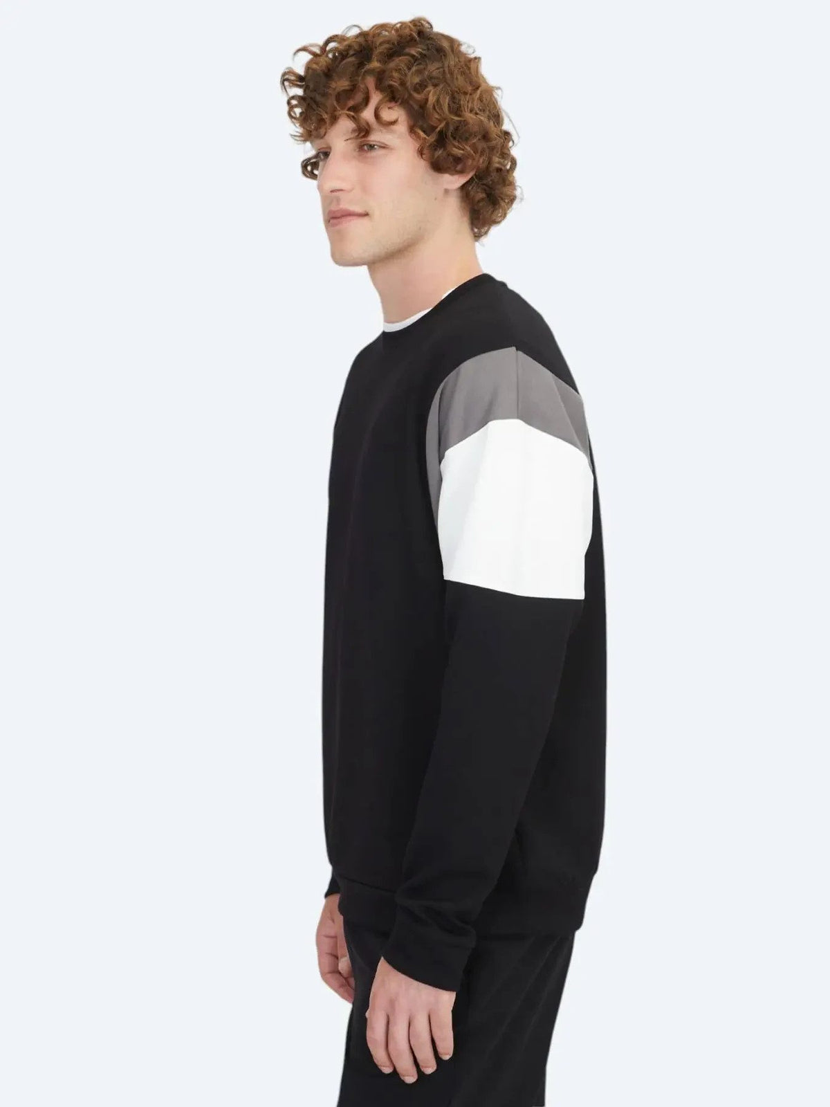 Schwarzer Rundhals Pullover