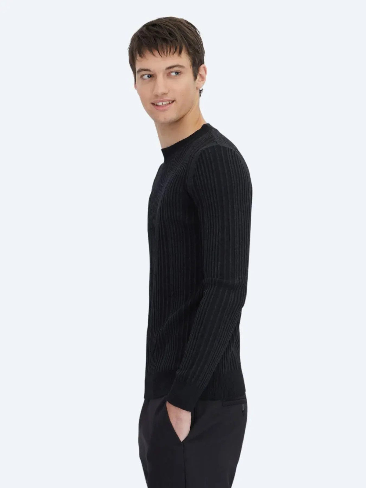 Schwarzer Strickpullover