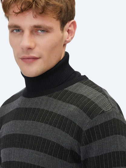 Schwarzes Strick-Sweatshirt