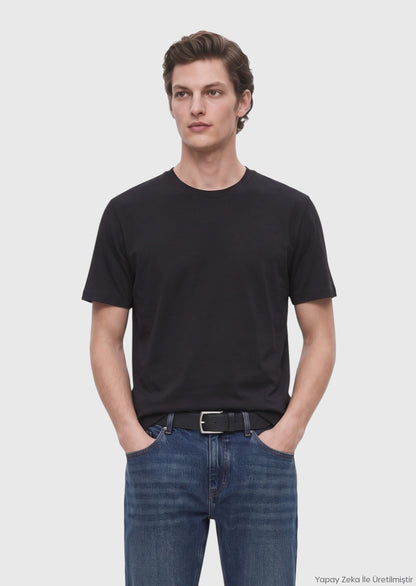 Einfaches T-Shirt mit Rundhalsausschnitt
