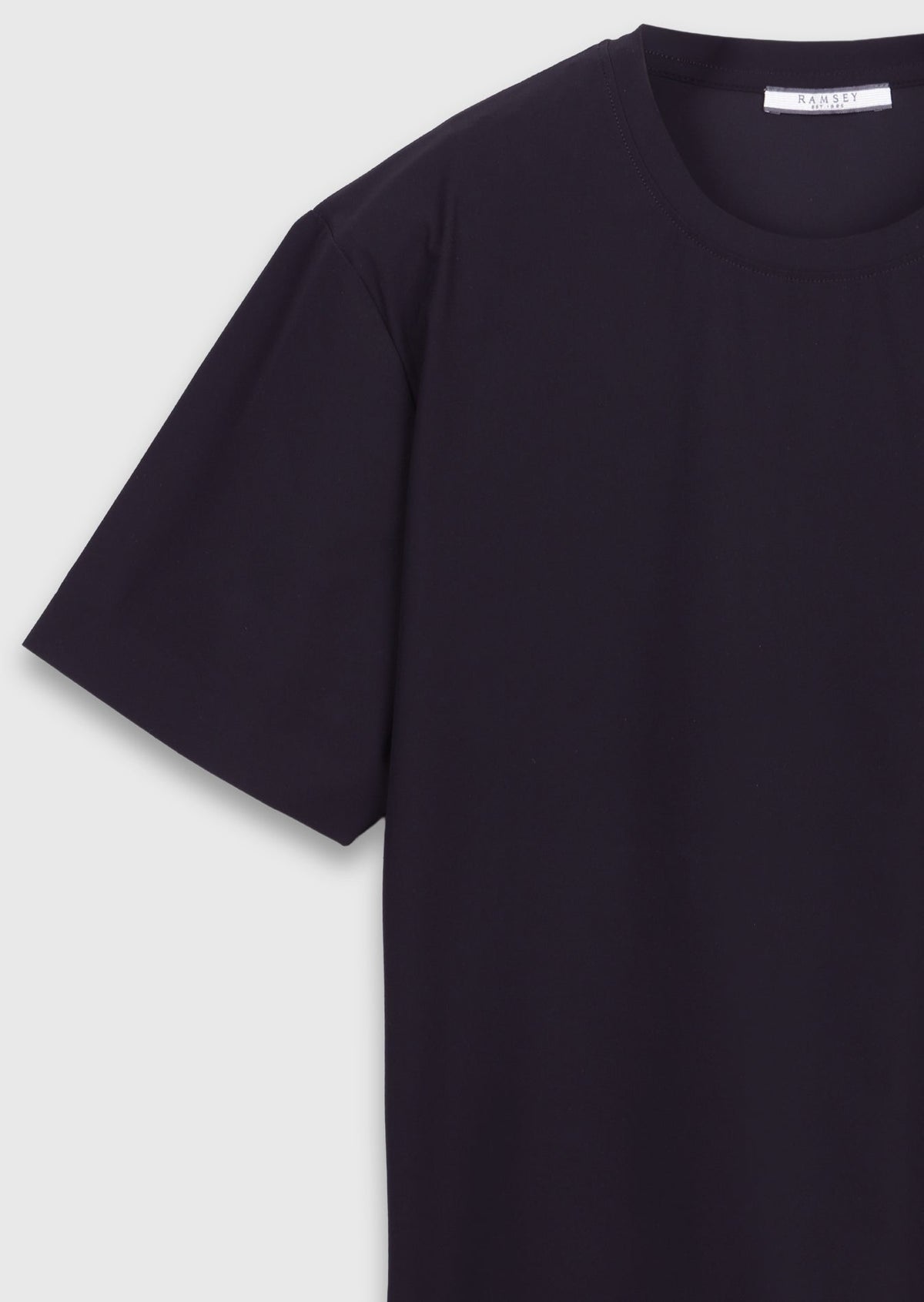 Einfaches T-Shirt mit Rundhalsausschnitt