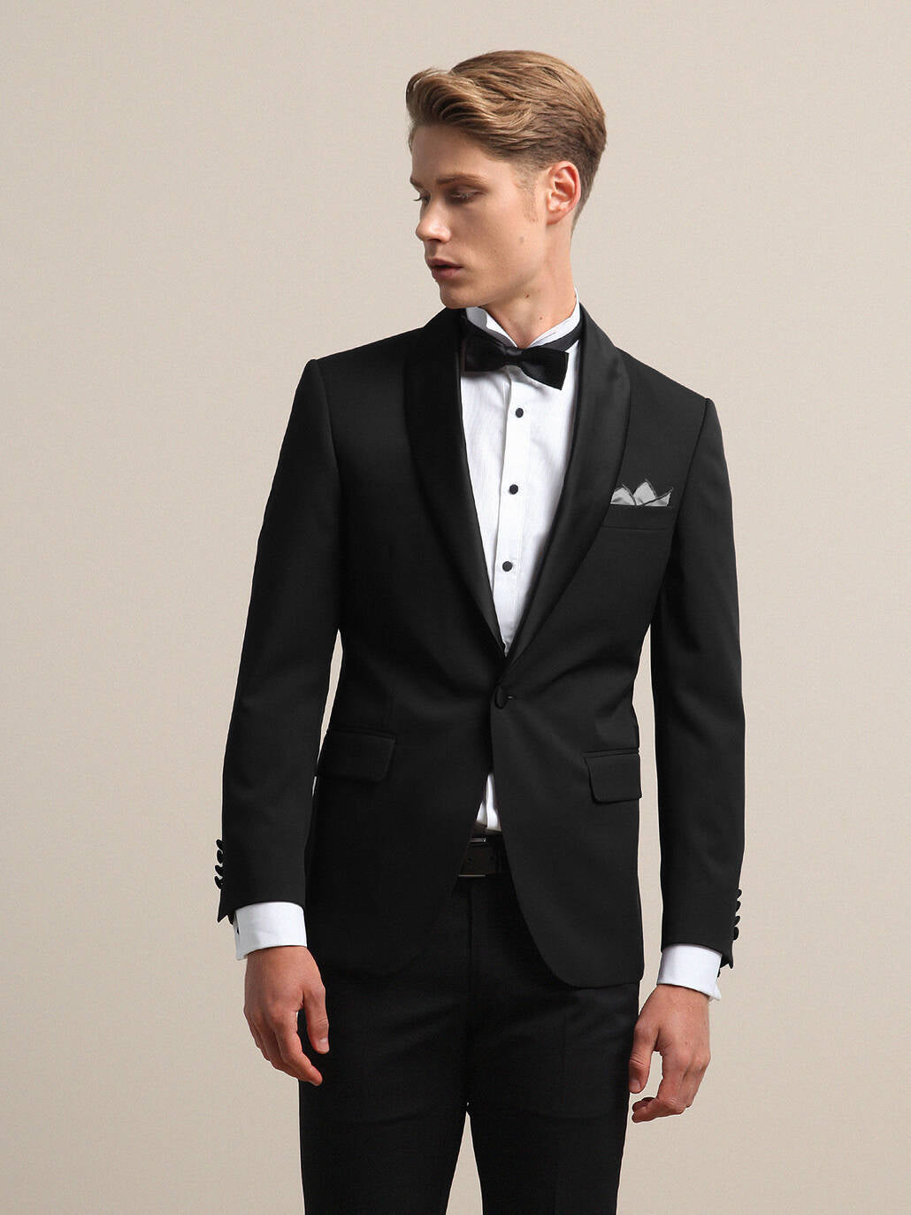 Slim-Fit-Smoking mit abnehmbarem Schalkragen