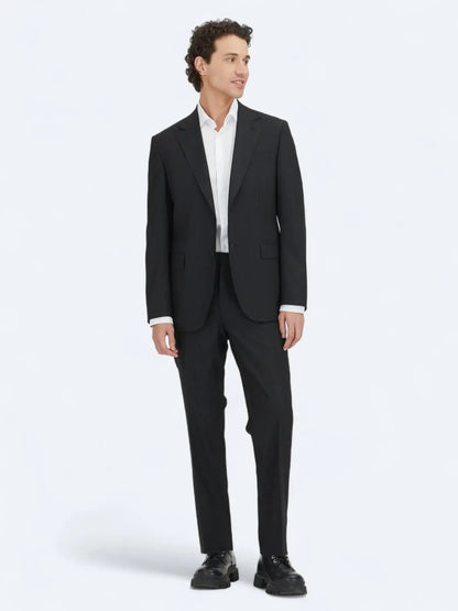 Schwarzer gestreifter Anzug, modern fit