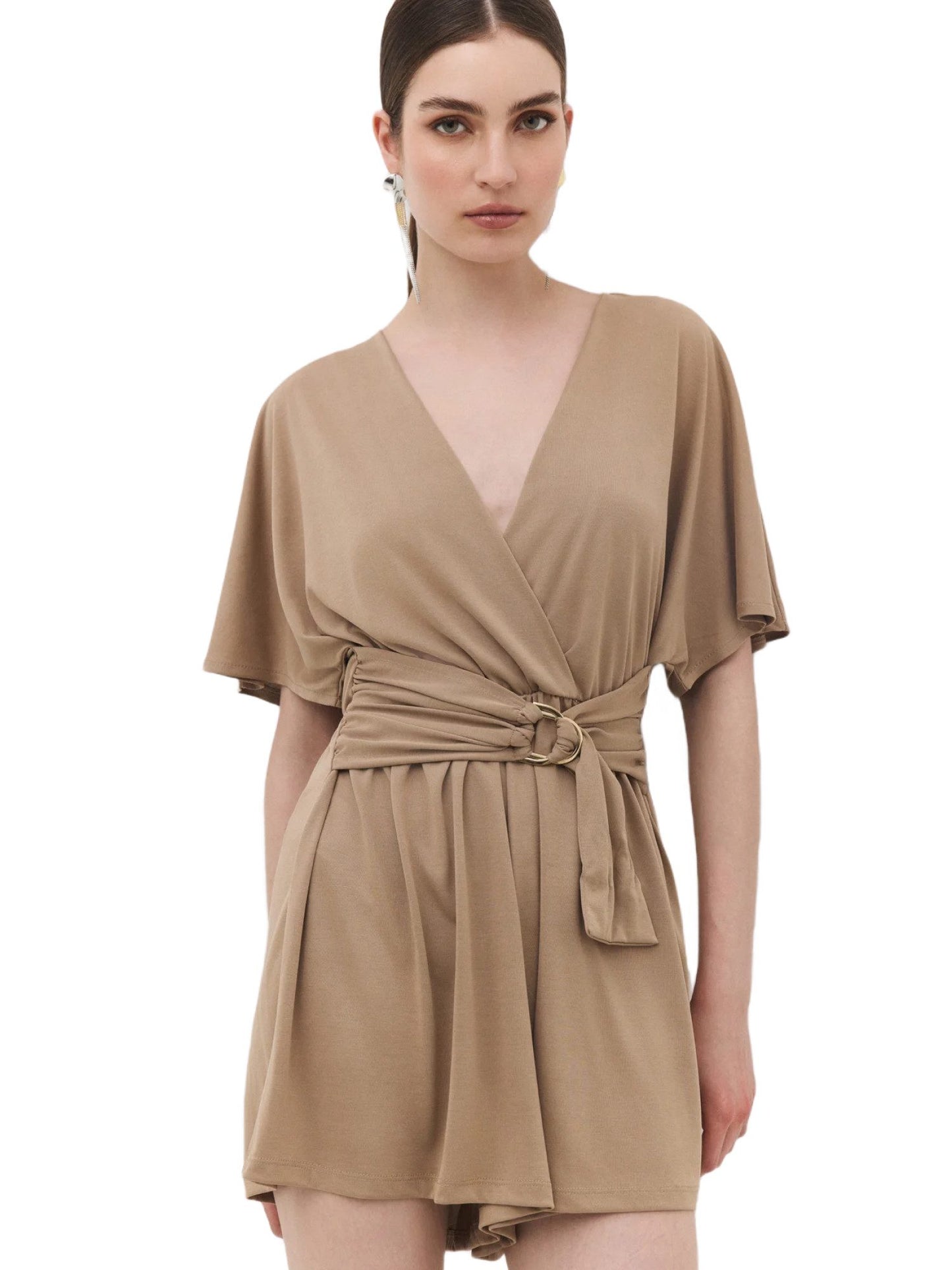 Jumpsuit mit V-Ausschnitt und kurzen Ärmeln