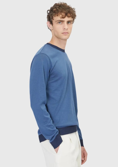 Blaues, schlichtes Sweatshirt mit Rundhalsausschnitt