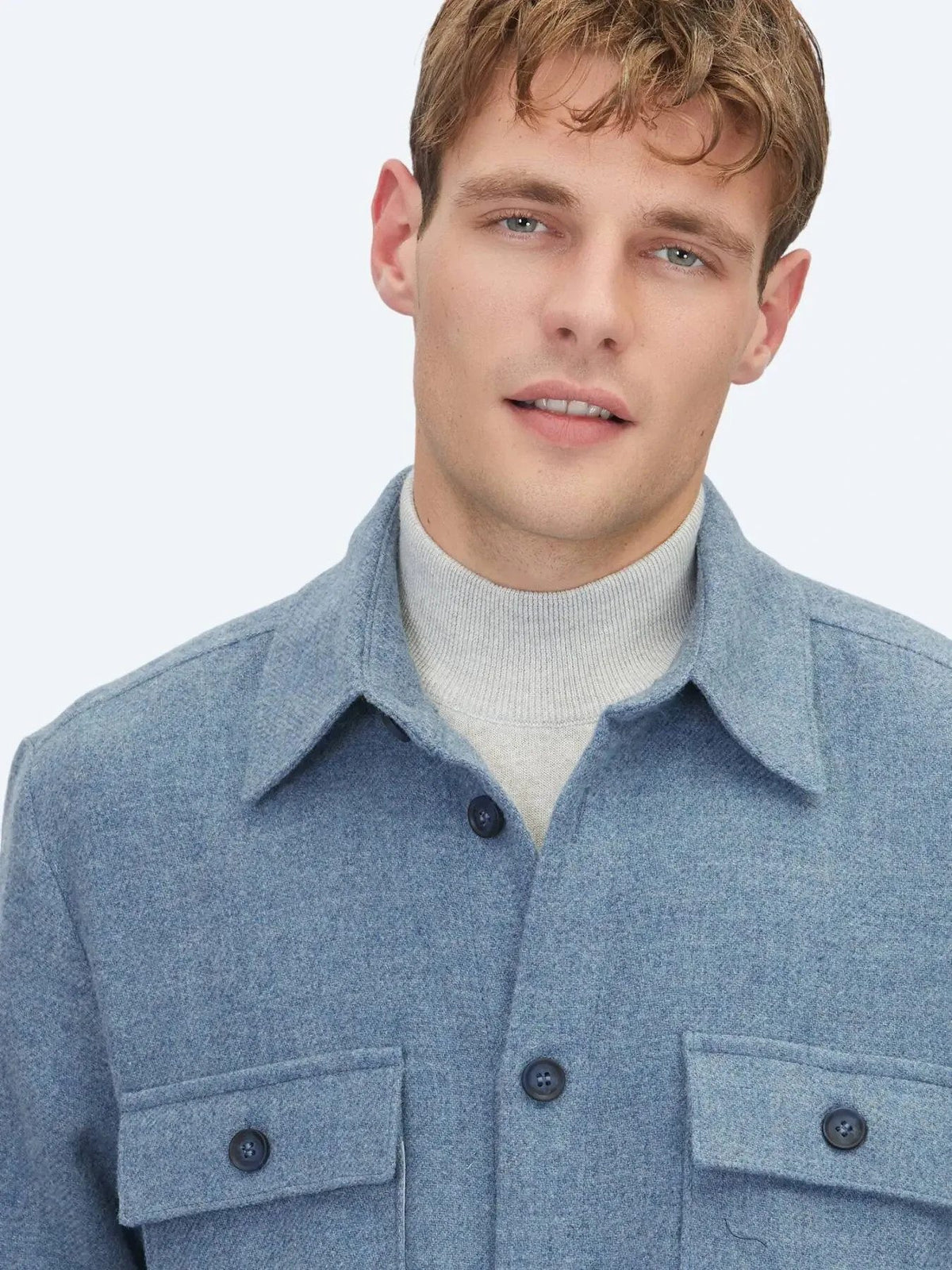 Blaues Overshirt