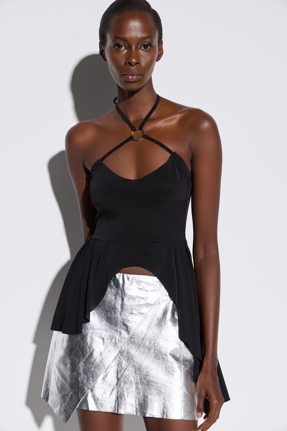 Bluse mit Halsbinde und Ringdetail