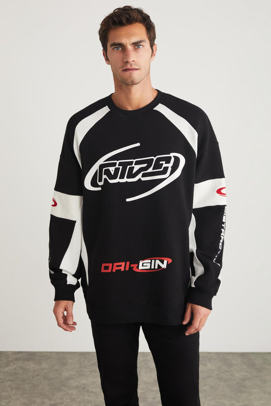BREEZ Oversized Sweatshirt