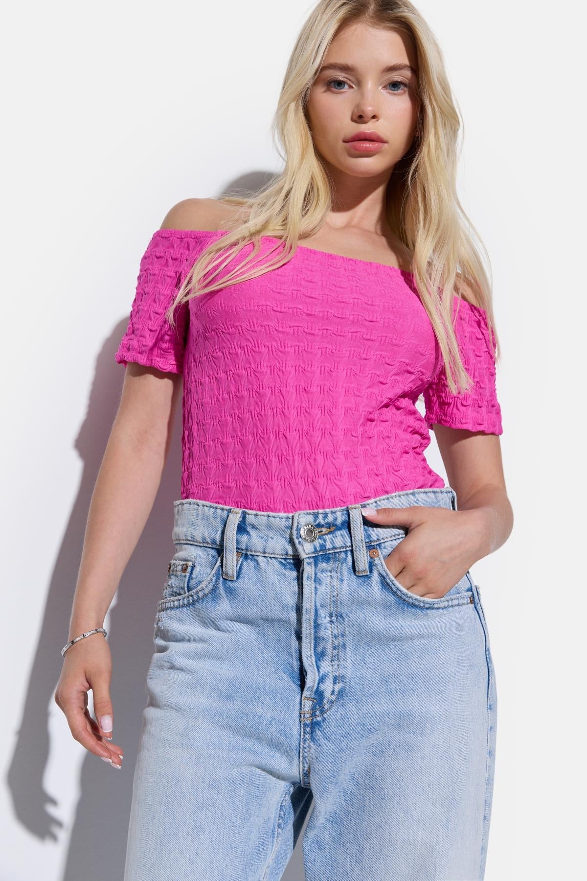 schulterfreie Bluse aus Crêpe-Stoff