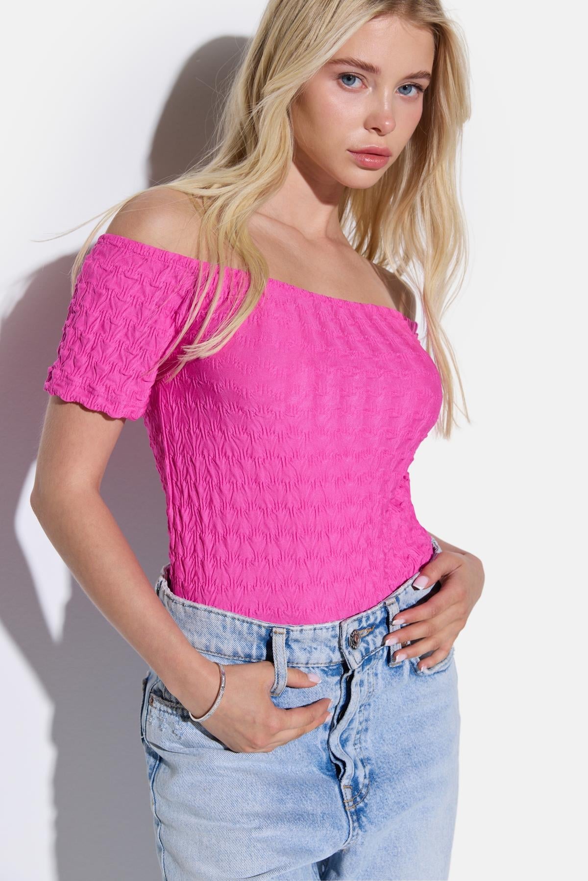 schulterfreie Bluse aus Crêpe-Stoff