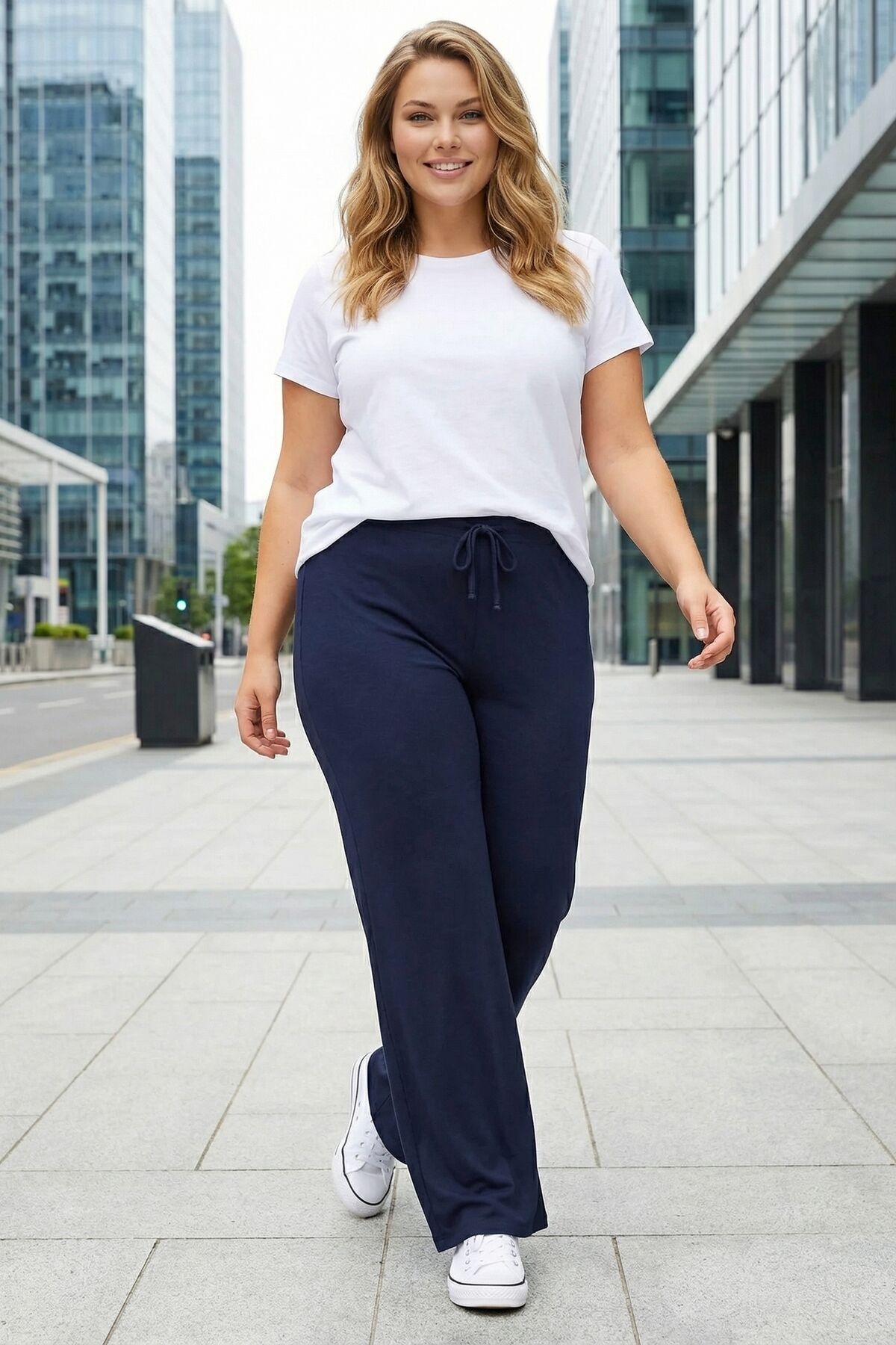 Plus-Size-Hose mit elastischem Bund, weitem Bein und lockerer Passform