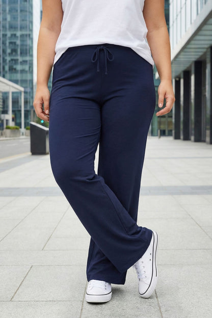 Plus-Size-Hose mit elastischem Bund, weitem Bein und lockerer Passform