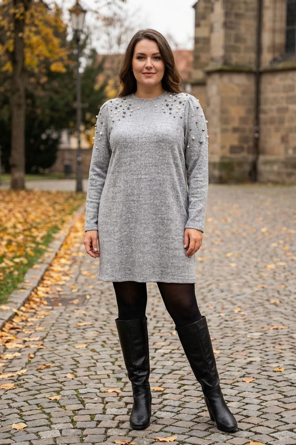 Plus Size Rundhals-Langarm-Plüschtunika mit Perlenbesatz und langen Ärmeln