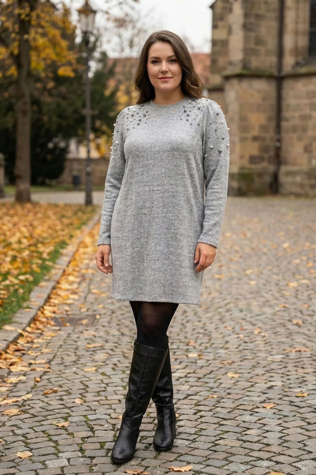 Plus Size Rundhals-Langarm-Plüschtunika mit Perlenbesatz und langen Ärmeln
