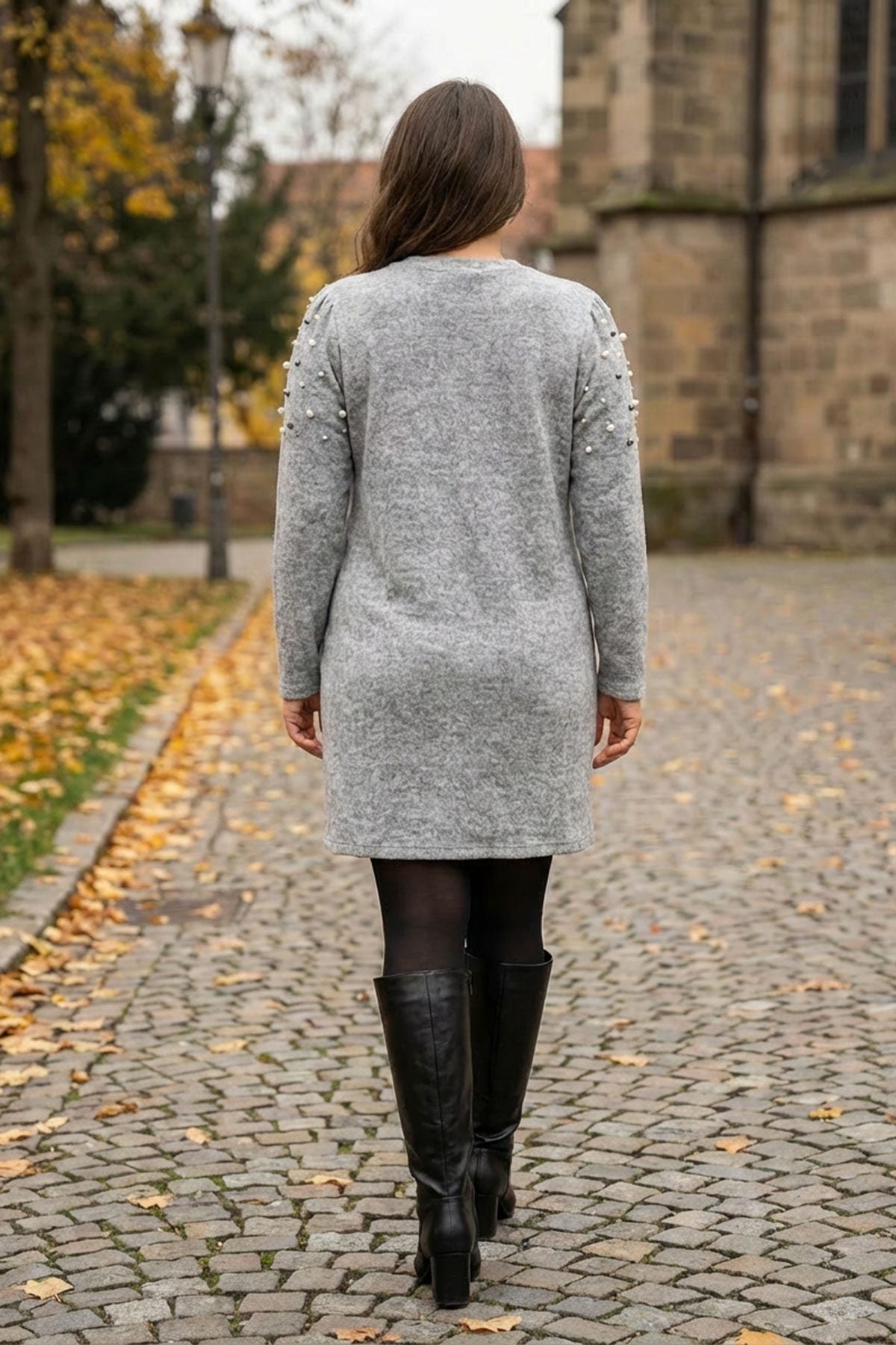 Plus Size Rundhals-Langarm-Plüschtunika mit Perlenbesatz und langen Ärmeln