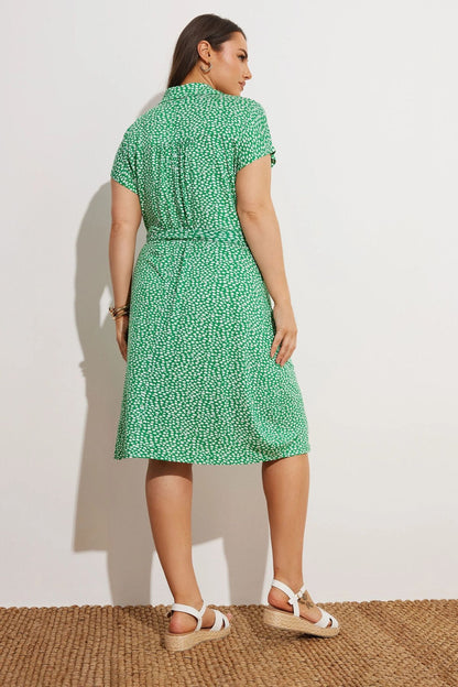 Plus Size Minikleid mit Blumenmuster, Gürtel und Knöpfen