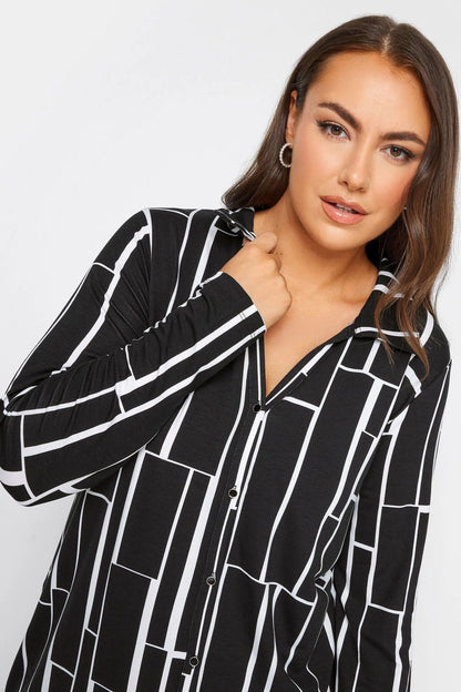 Langarmshirt mit geometrischem Muster in Übergröße