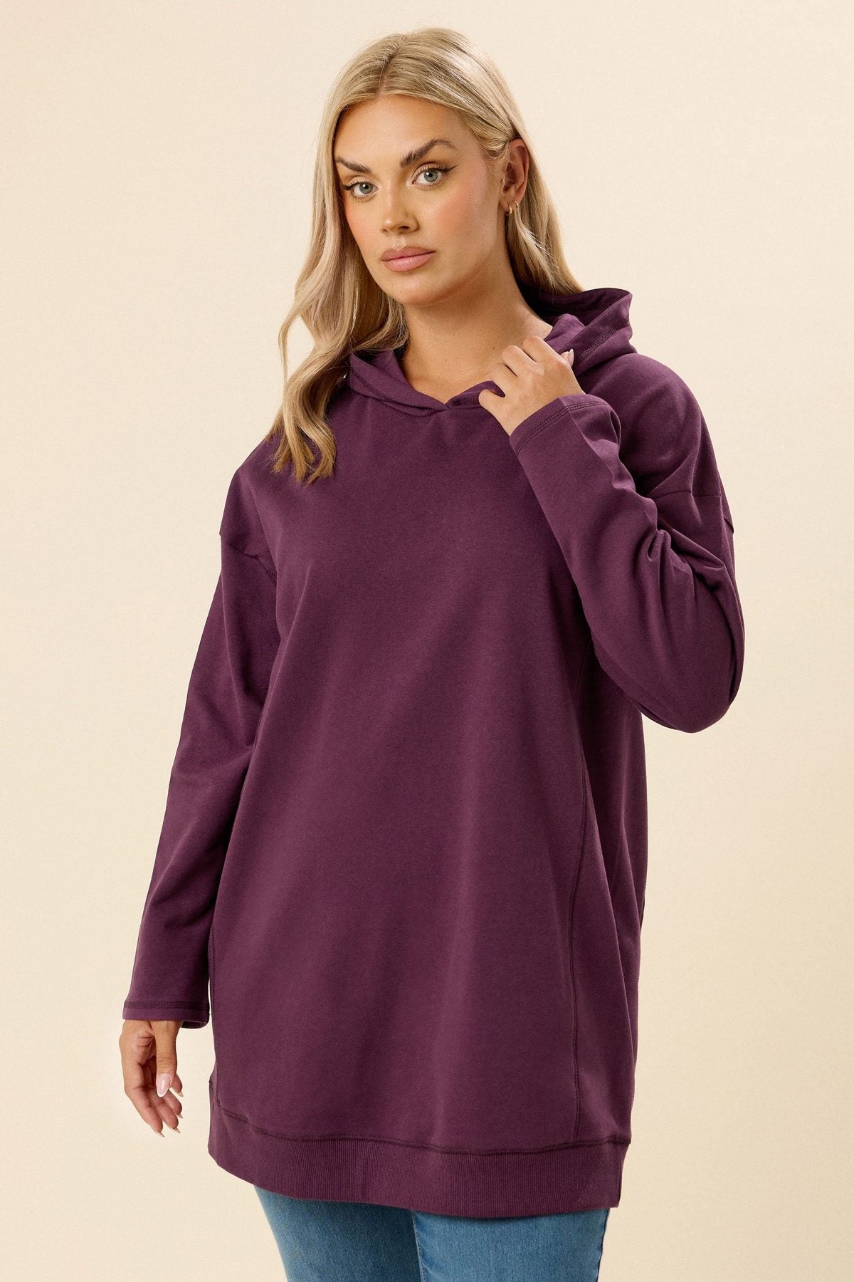 Kapuzenpullover mit langen Ärmeln in Übergröße