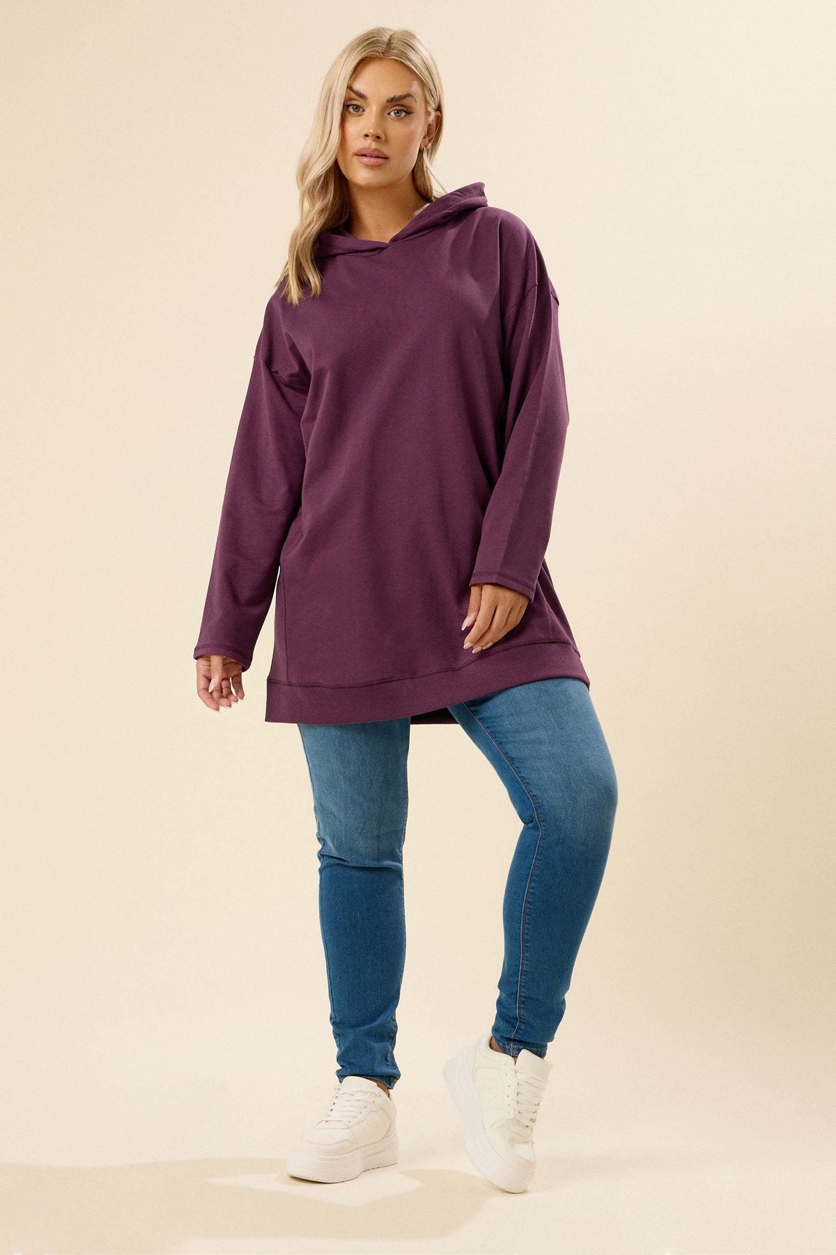 Kapuzenpullover mit langen Ärmeln in Übergröße