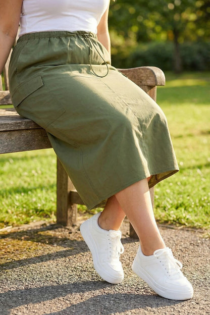 Plus-Size-Cargorock in Midi-Länge mit gerafftem Bund und Rückenschlitz