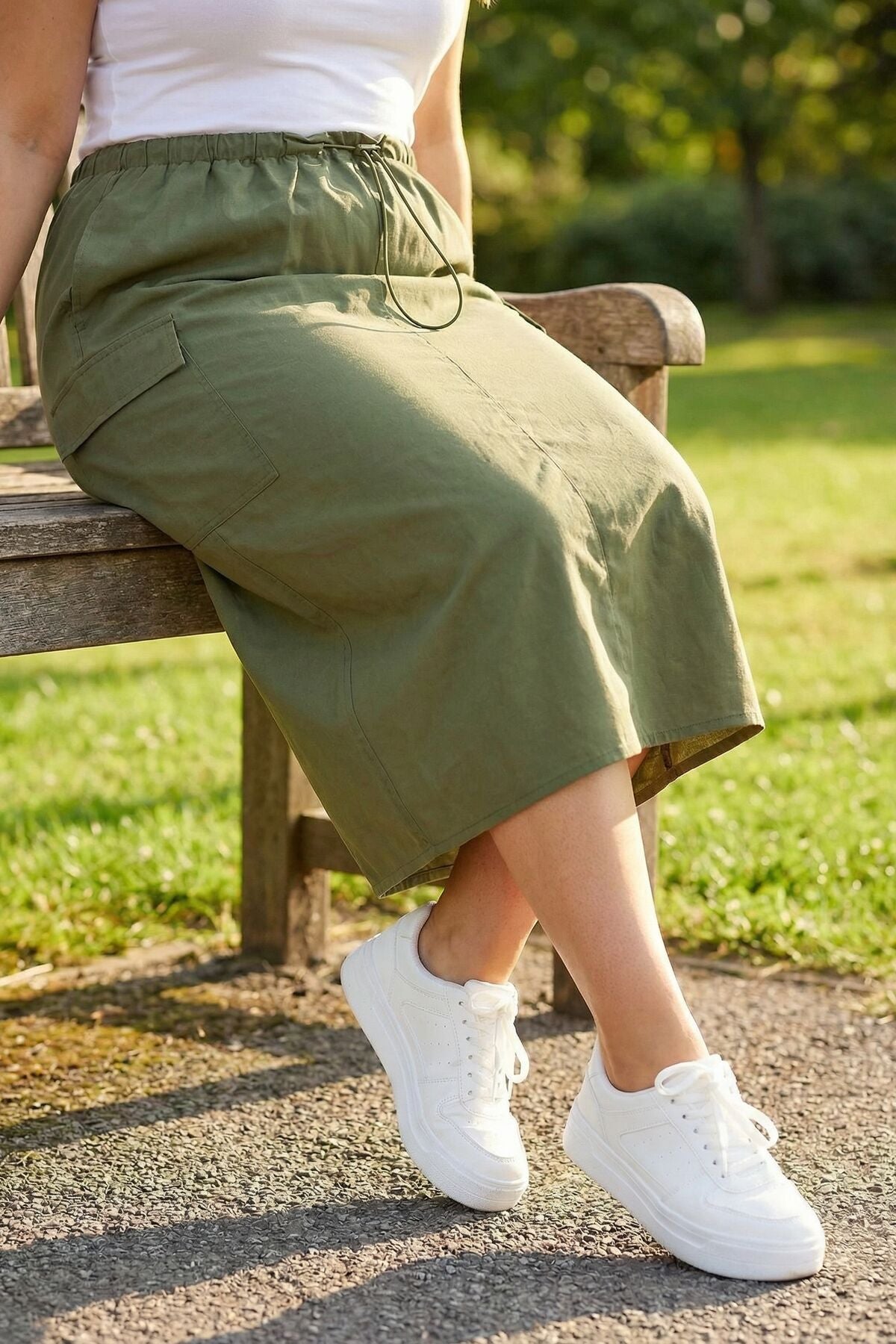 Plus-Size-Cargorock in Midi-Länge mit gerafftem Bund und Rückenschlitz