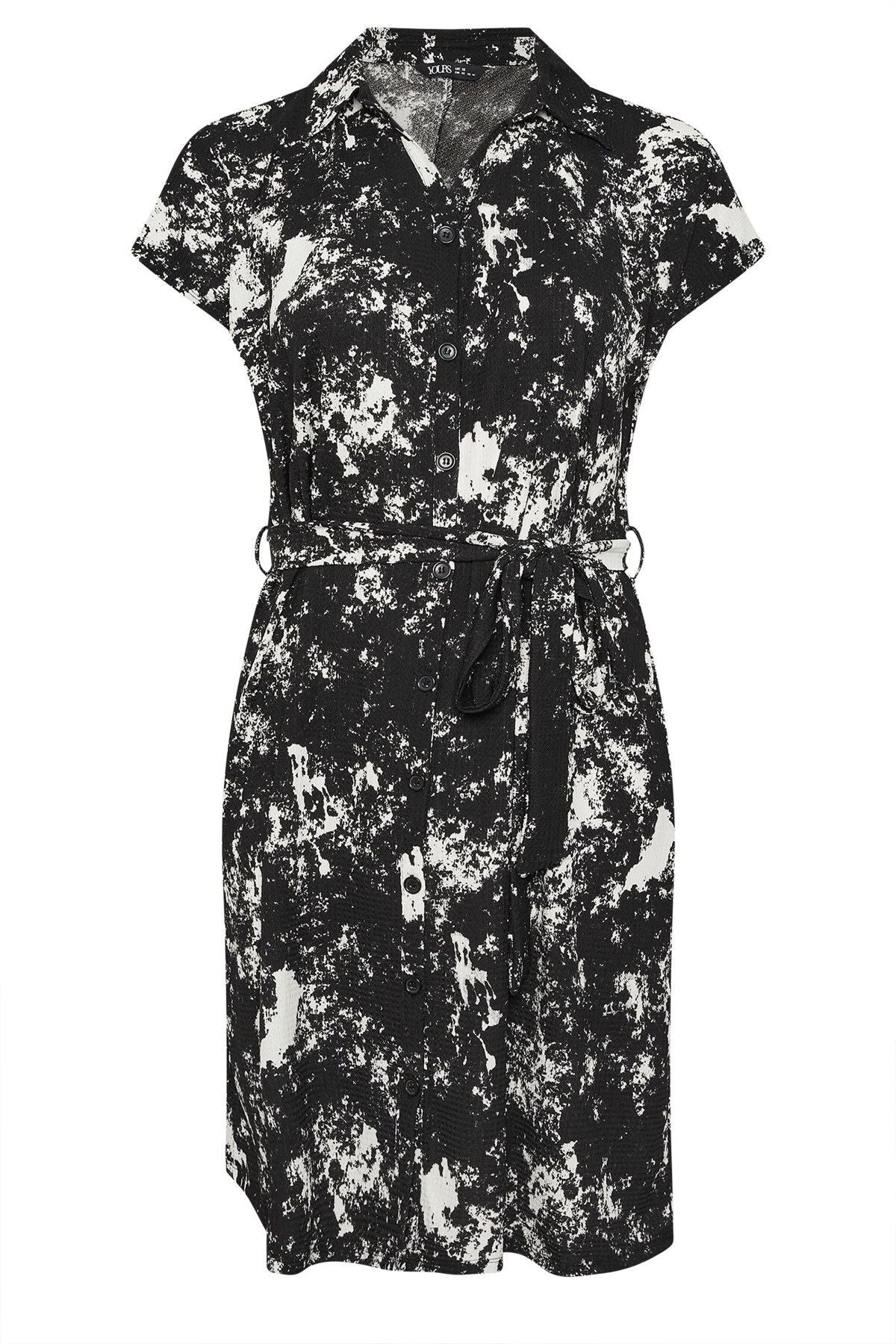 Midikleid in Übergröße mit abstraktem Muster, Knopfleiste und Gürtel, mit Knopfleiste vorne und Gürtel