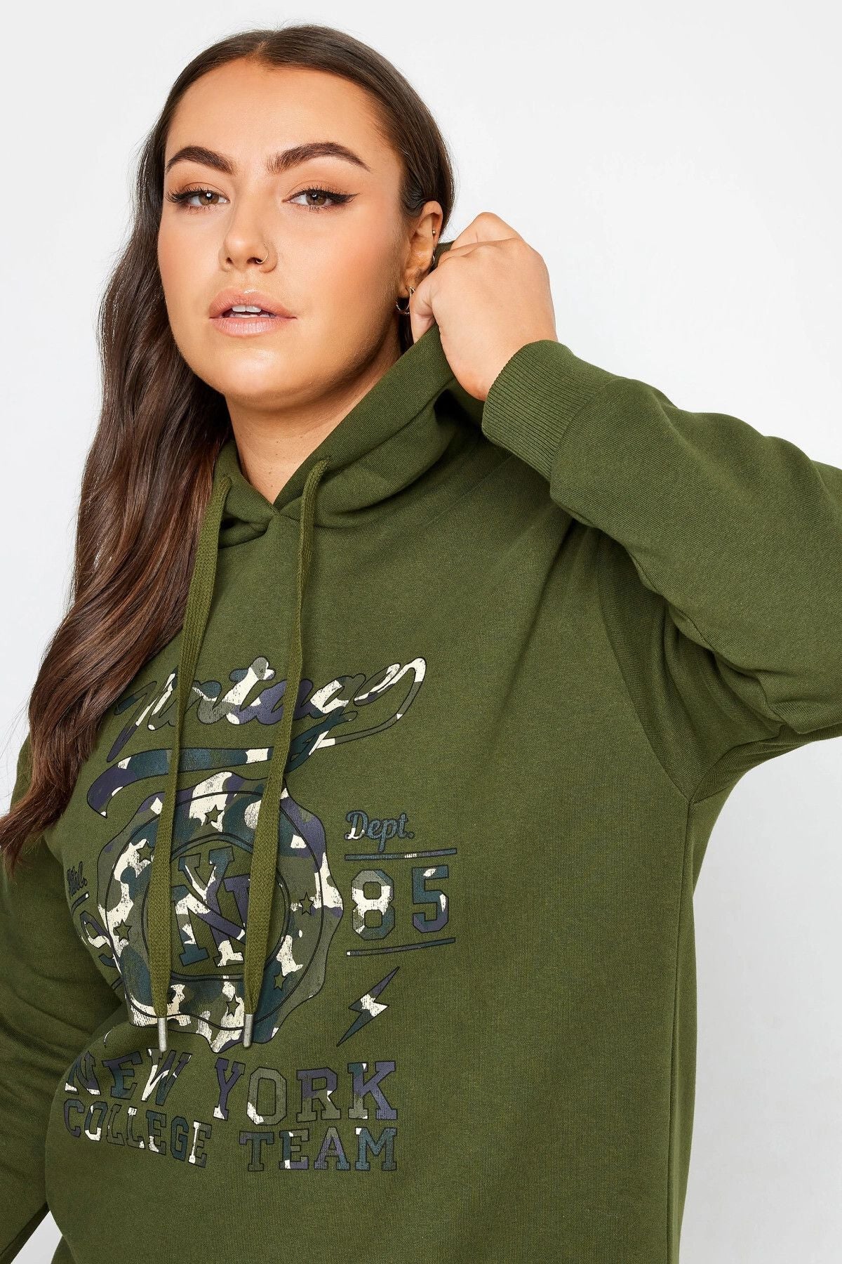 Kapuzenpullover in Übergröße mit langen Ärmeln und Frontprint