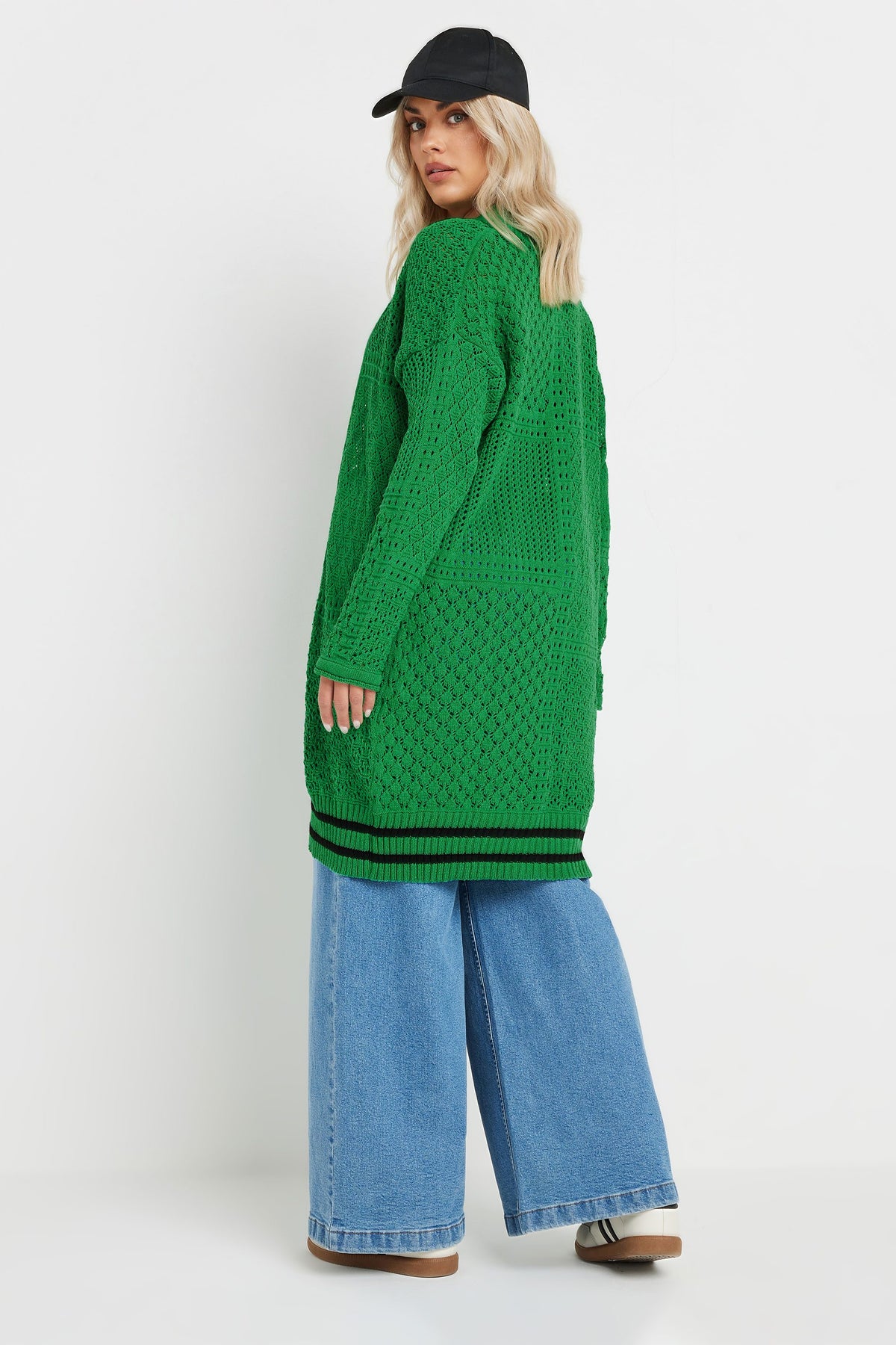 Strickjacke in Übergröße mit langen Ärmeln und offener Vorderseite aus Spitze