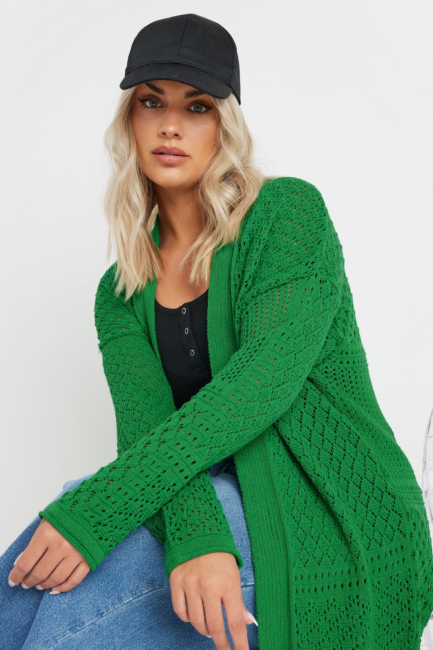 Strickjacke in Übergröße mit langen Ärmeln und offener Vorderseite aus Spitze