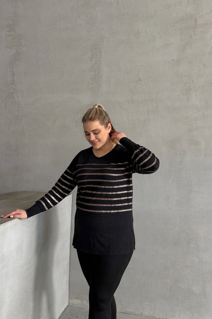 Bluse in Übergröße mit langen Ärmeln, V-Ausschnitt und elastischen Bündchen