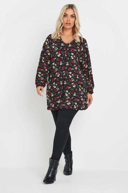 Bluse in Übergröße mit langen Ärmeln, V-Ausschnitt, Falten vorne und Blumenmuster