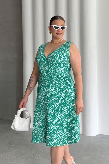Plus-Size-Kleid mit V-Ausschnitt, elastischem Bund und Blumenmuster
