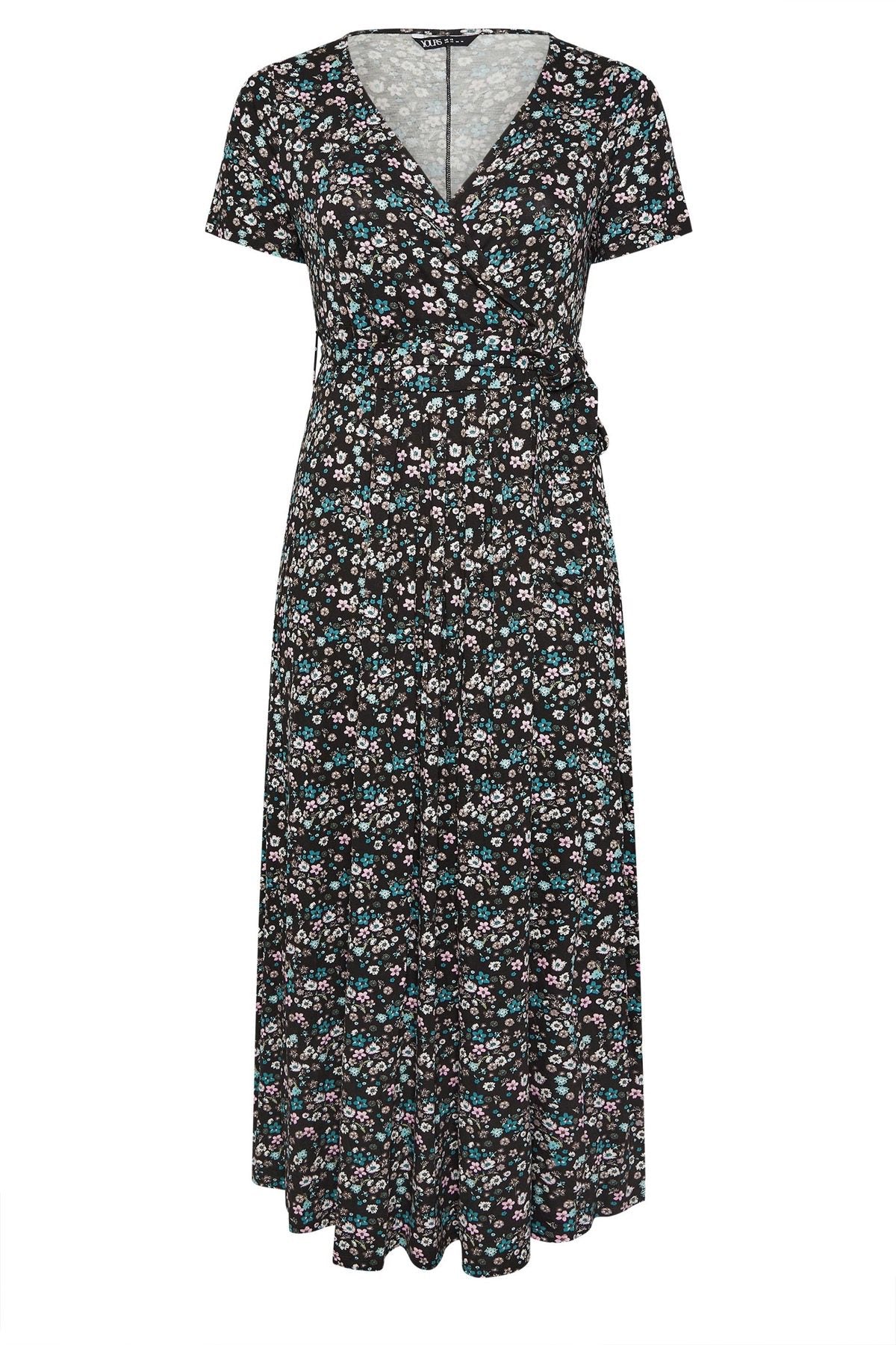 Maxikleid mit V-Ausschnitt, kurzen Ärmeln und Gürtel in Übergröße mit Blumenmuster