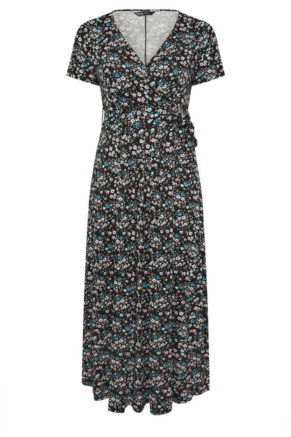 Maxikleid mit V-Ausschnitt, kurzen Ärmeln und Gürtel in Übergröße mit Blumenmuster
