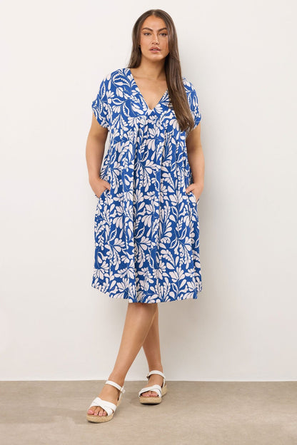 Midikleid in Übergröße mit V-Ausschnitt, kurzen Ärmeln, Taschen und Blumenmuster