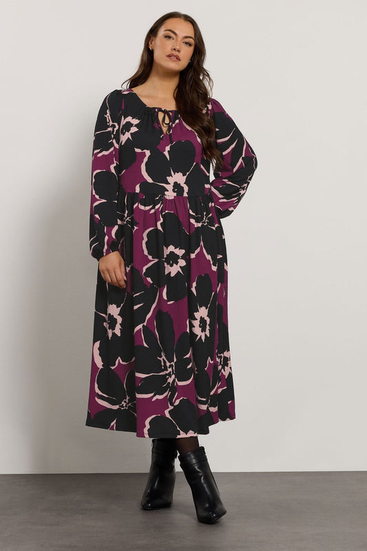 Maxikleid in Übergröße mit V-Ausschnitt, langen Ärmeln und Crinkle-Stoff