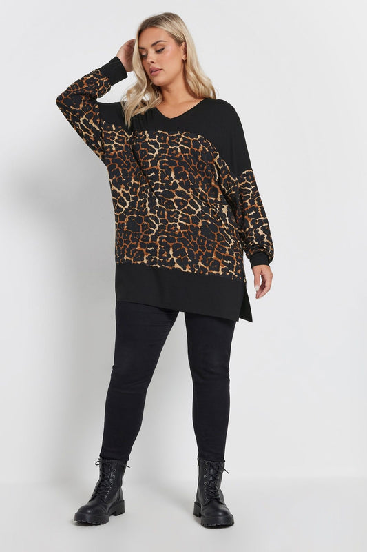 Bluse mit Leopardenmuster und V-Ausschnitt in Übergröße, langärmlig