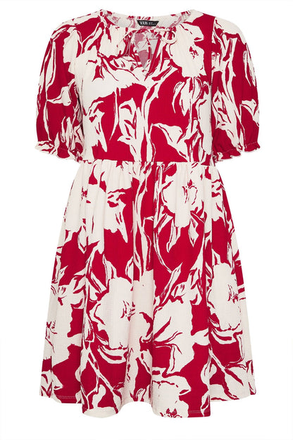 Plus-Size-Kleid in Knielänge mit Bindekragen und Blumenmuster aus Crinkle-Stoff