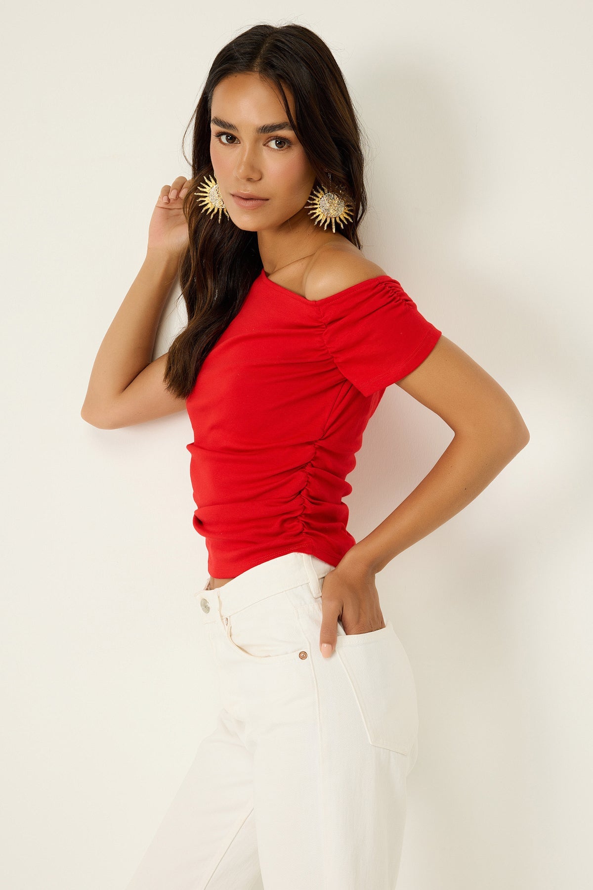 Bluse mit asymmetrischem Ausschnitt