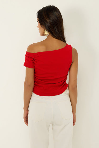 Bluse mit asymmetrischem Ausschnitt