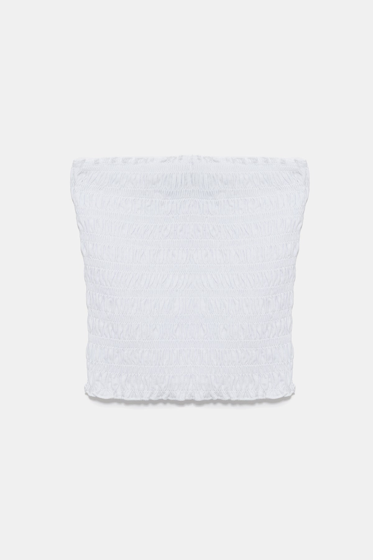 Raffung an der trägerlosen Crop-Bluse