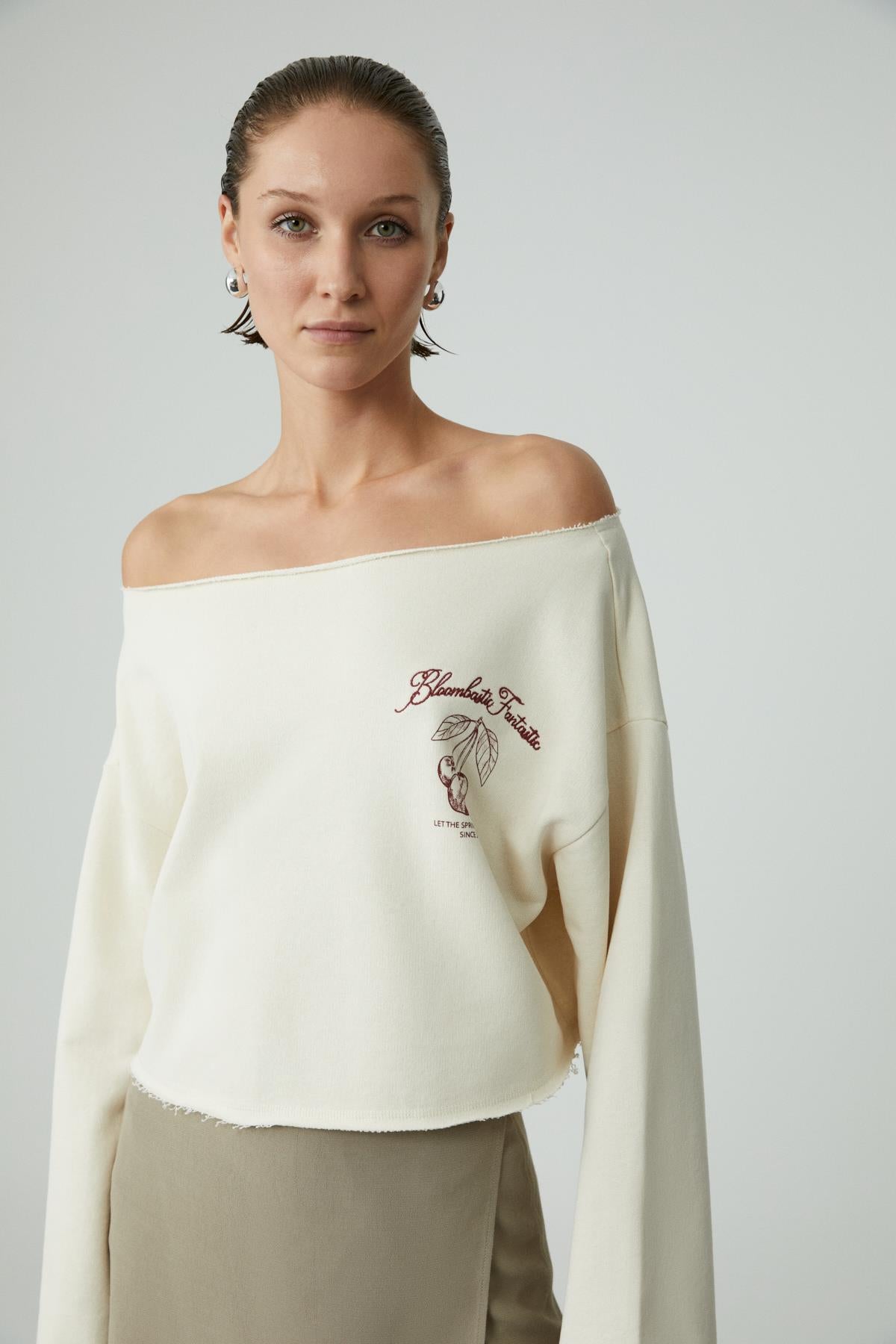 ETHIQUET Damen Asymmetrisches Print Sweatshirt Ecru