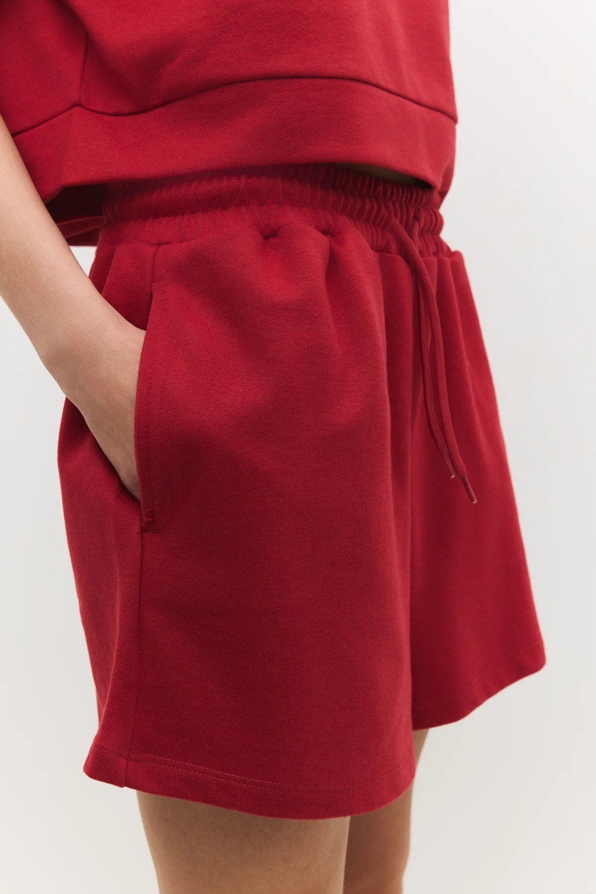 Shorts mit Taschen und elastischem Bund