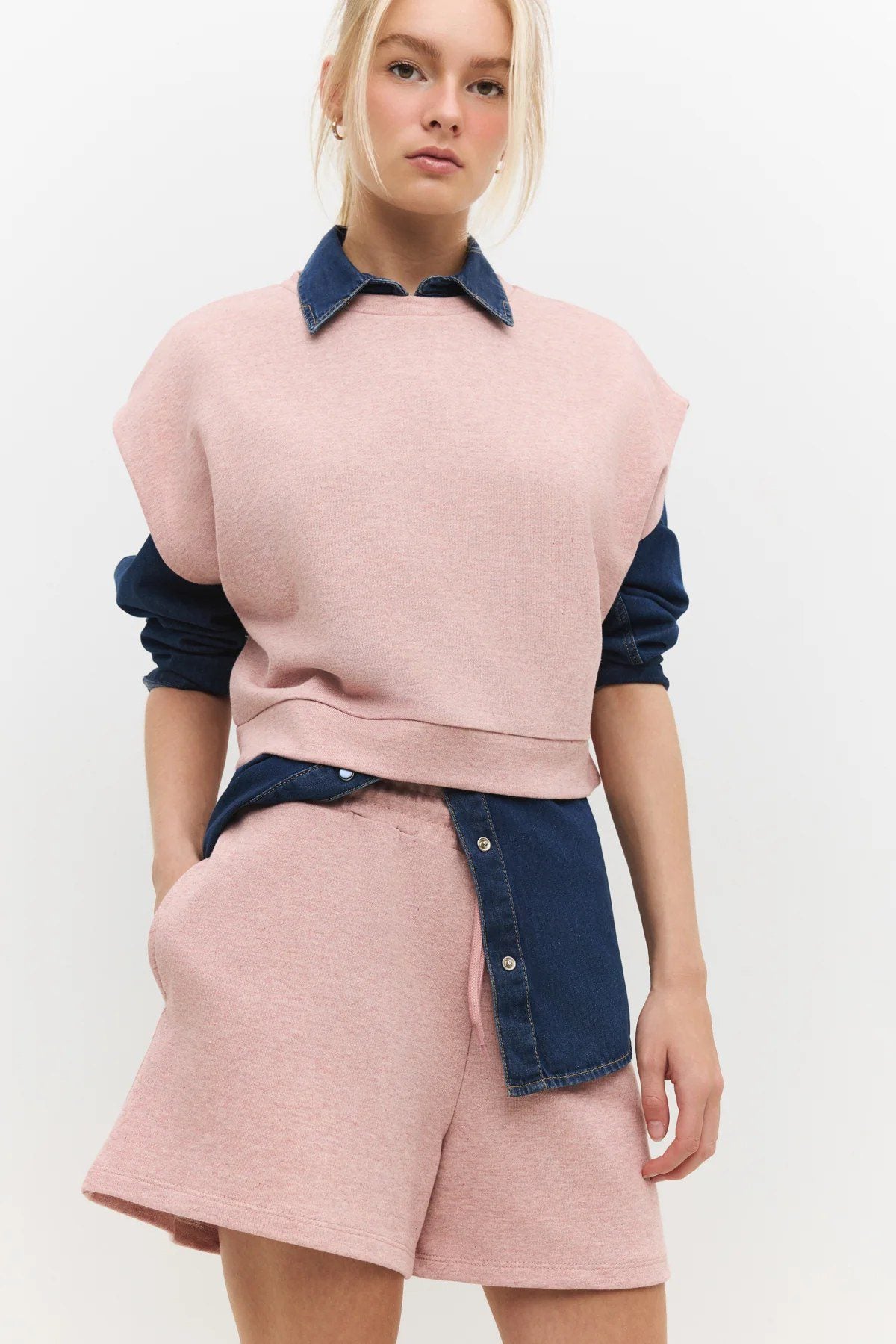 Shorts mit Taschen und elastischem Bund