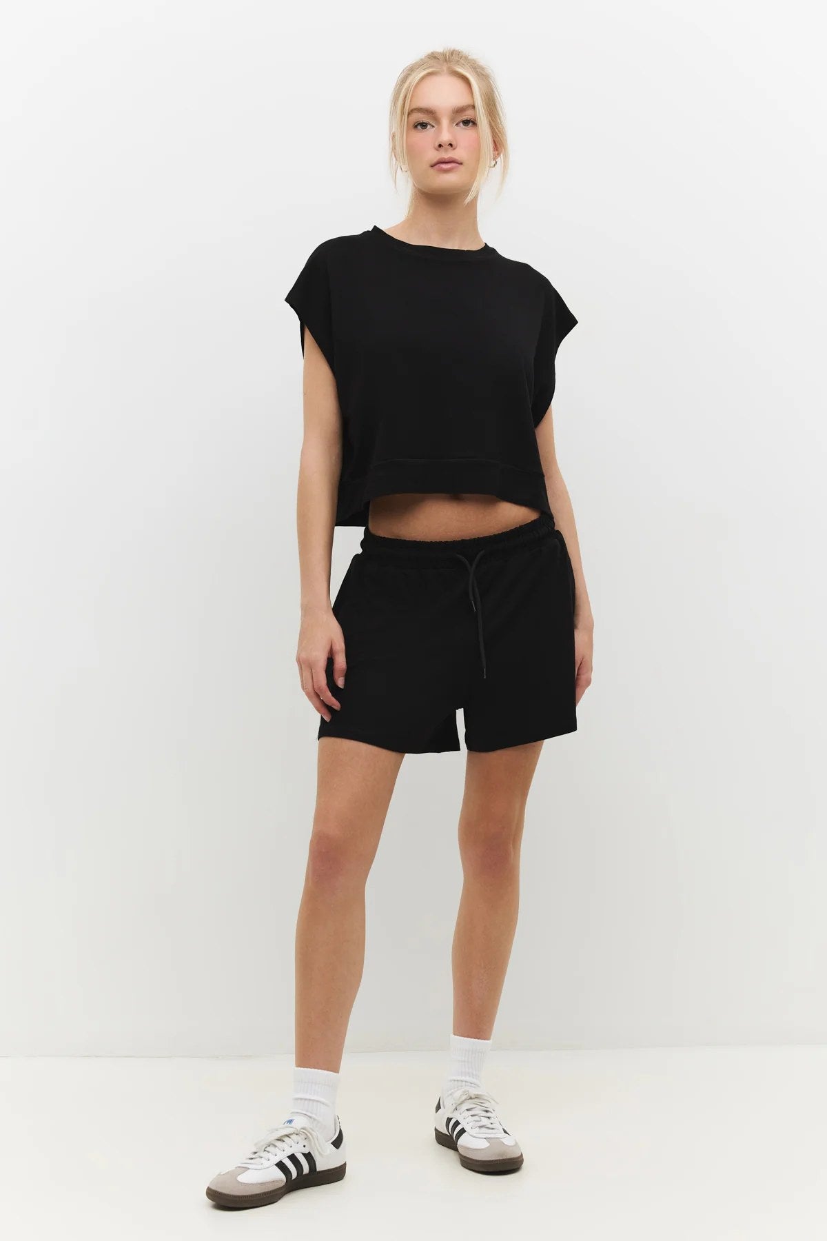 Shorts mit Taschen und elastischem Bund