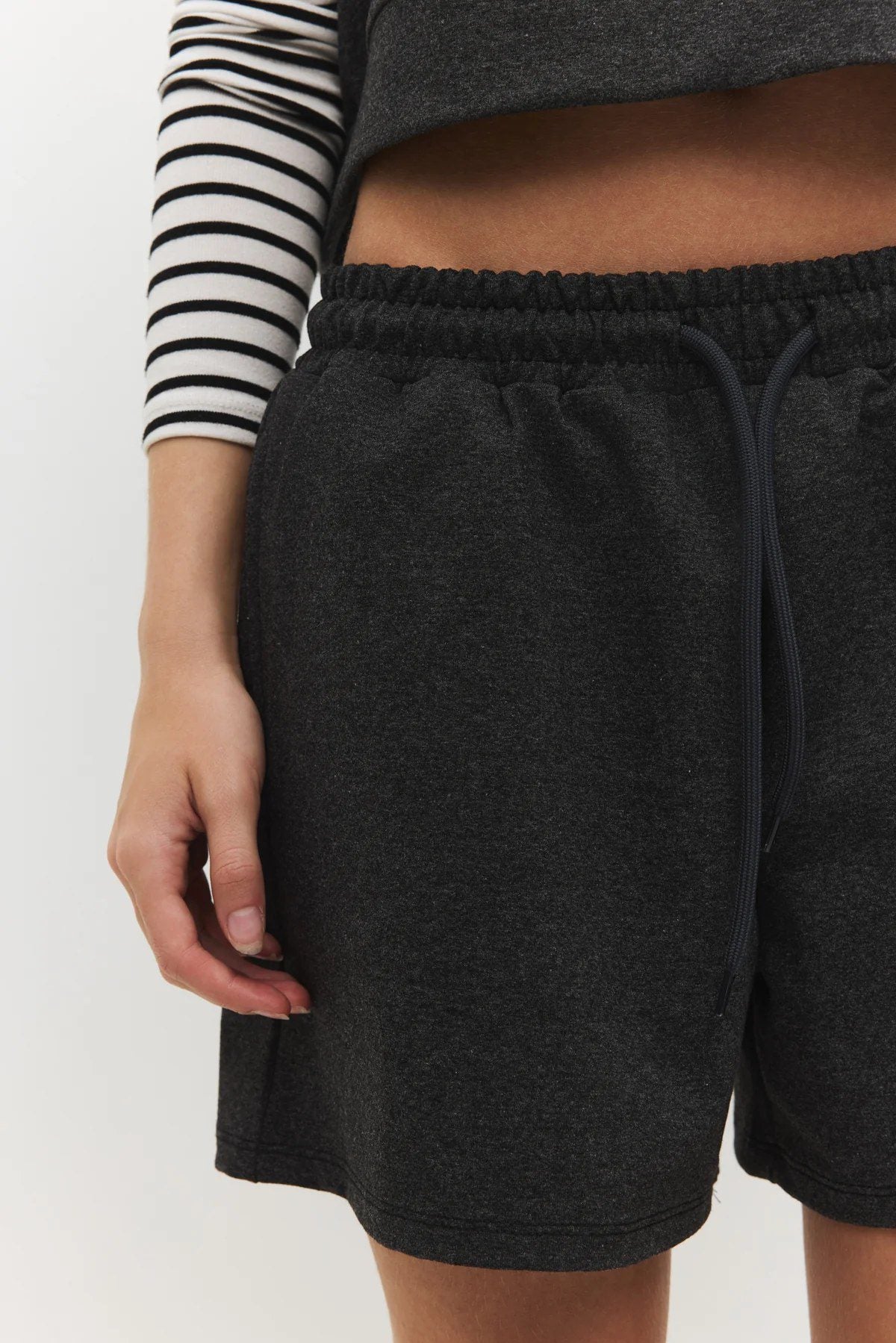 Shorts mit Taschen und elastischem Bund