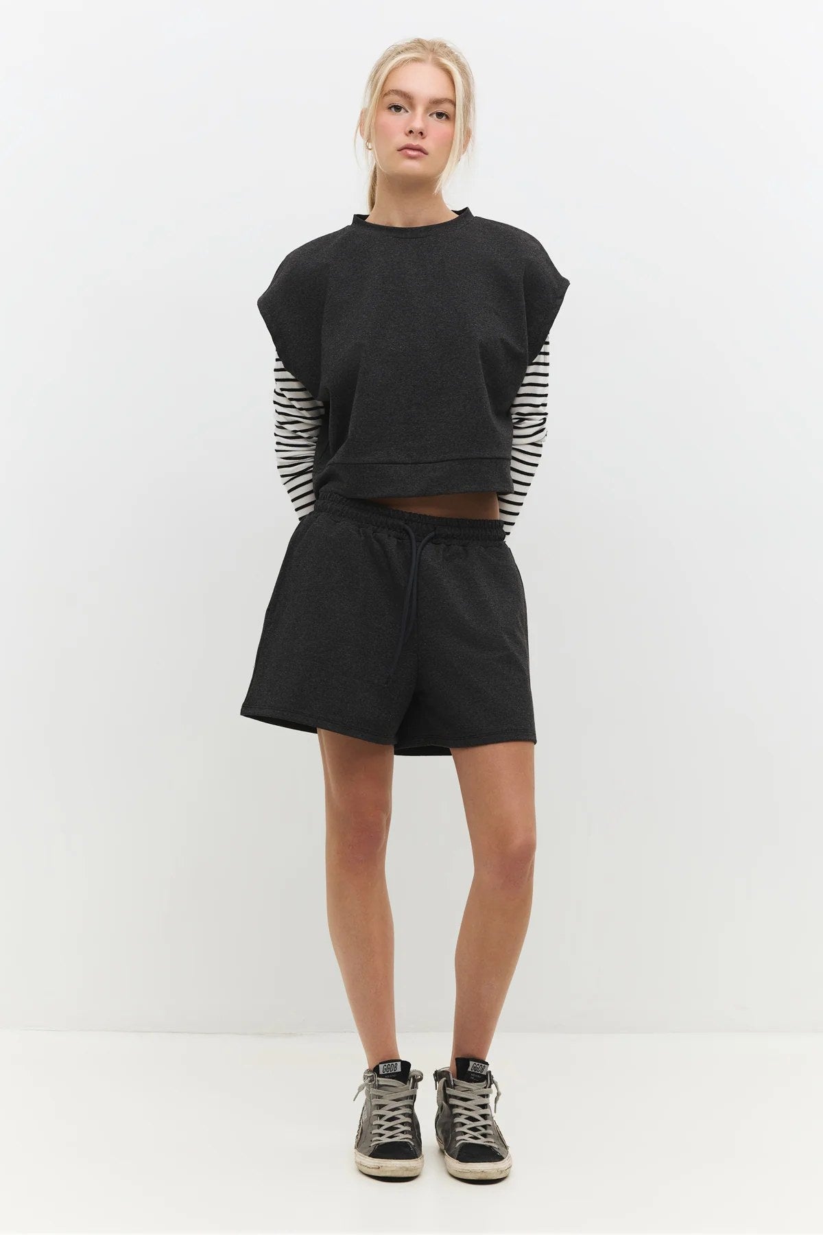 Shorts mit Taschen und elastischem Bund
