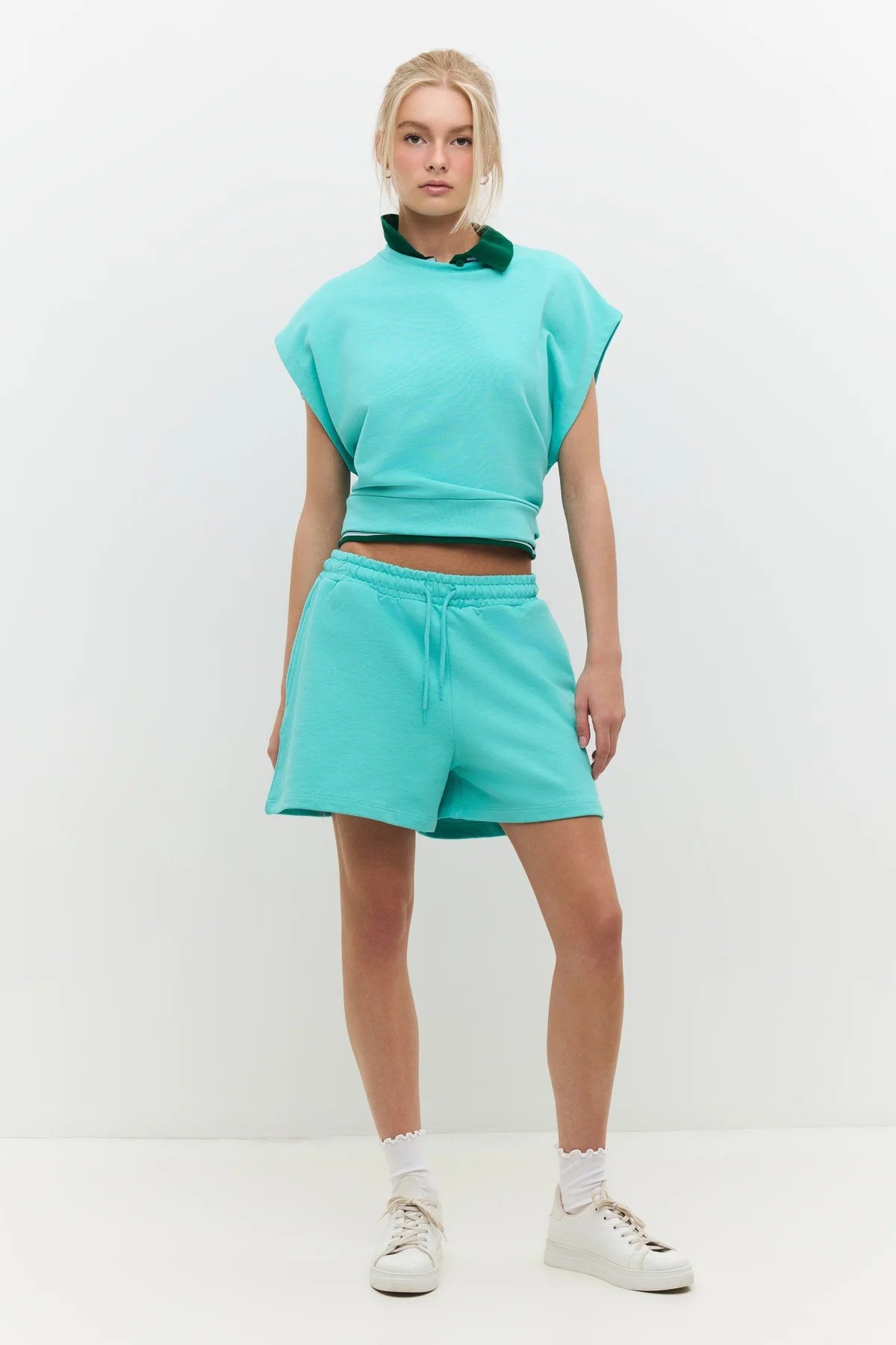 Shorts mit Taschen und elastischem Bund