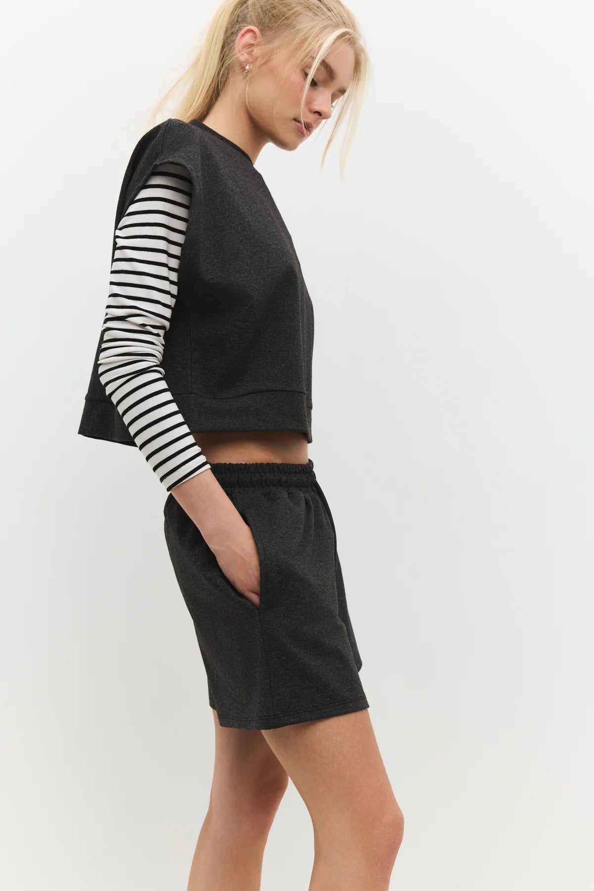 Shorts mit Taschen und elastischem Bund