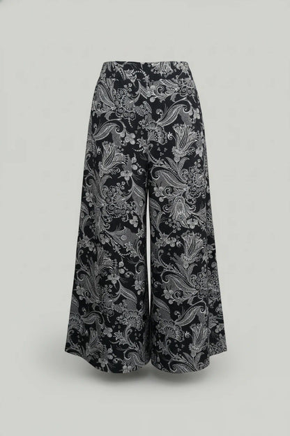 Weit geschnittene Hose mit Taschen